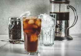 Magia Cold Brew: Jak przygotować idealną kawę na zimno w domu?